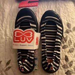 1/$10 or 2/$15 LUV DREAM FLATS Peace Stripe Euro size 32 (1)